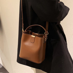 Retro Brown Bucket Handbag Womens Crossbody Shoulder Bag Soft PU Leather Magnetic Buckle Closure Small Size Daily Use Bag