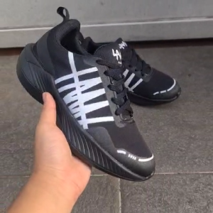 Obral Sepatu Olahraga Running Sports Hawn Naka Full Black List Putih 39-43