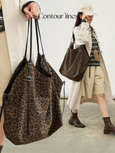 Contourlines Tote Bag Large Capacity Lightweight Loose Leopard Print Casual Handbag for Youth Canvas Material Zipper Closure
