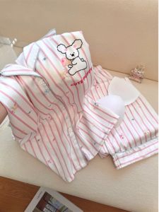 ชุดนอนผ้าซาตินไหมน้ำแข็งลายทางสีชมพูหวานสำหรับผู้หญิง ชุดนอนฤดูใบไม้ร่วงใหม่พิมพ์ลายสุนัข ชุดนอนผ้าฝ้ายผสมคอตตอน ชุดนอนผู้หญิง