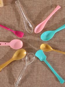 Black Ice Cream Thickened Transparent Dessert Jelly Colorful Small Plastic Spoon 100 Pieces Cutlery Set for Commercial Use