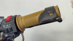 ที่จับคันเร่งมอเตอร์ไซค์ ที่พักข้อมือควบคุมคันเร่ง พักคันเร่งมอไซด์ คันเร่งรถจักรยานยนต์ ตัวช่วย ควบคุมความเร็ว สําหรับเครื่องเร่งการขับขี ประหยัดแรงงาน ที่พักข้อมือ ประหยัดแรงงาน ที่พักข้อมือ อุปกรณ์เสริมสําห ตัวช่วยเร่ง จักรยานรถจักรยานยนต์ （1 ชิ้น）