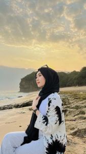 Kardigan Panjang Wanita: Desain Casual & Stylish