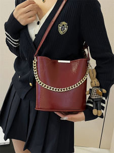 กระเป๋าถือทรงถังสไตล์ย้อนยุคขนาดใหญ่ทำมือ DIY กระเป๋าสะพายไหล่ข้างเดียว กระเป๋าสะพายข้าง วัสดุ ความจุขนาดใหญ่ กระเป๋าถือ PU ทรงถัง