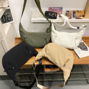 Fashionable Lightweight Crossbody Fitness Bag Men Women Commuter Moon Bag Single Shoulder Bag Multiple Pockets Leisure Style