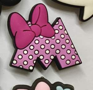 JBSet MK🌈🔆 ตัวติดรองเท้ามีรู “มิกกี้ มินนี่ คิส” 🌈👠Shoe Charm “Mickey Minnie Kiss ” มีความหวานฟรุ้งฟริ้งสุดๆ #สวยเลยไม่ต้องรอ #ตรงปกไม่จกตา #งานดีสีสวยสด #สนใจสอบถามเพิ่มเติม แอดไลน์เบอร์0927659888