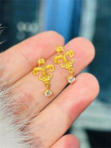 Fashionable 18K Gold Plated Earrings Chinese Style Floral Design Diamond Punctuated Womens Retro Ear Jewelry Hoops