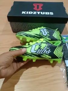 Paket Komplit Sepatu Bola Anak Usia 6-10 Tahun
