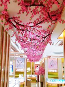 ดอกท้อดอกไม้ประดิษฐ์ดอกท้อก้านเหล็กสำหรับวางในห้องรับแขกซุ้มโค้งสำหรับงานแต่งงานของตกแต่งแบบแขวนเพดานจัดแต่งทรงผมต้นไม้ปลอม