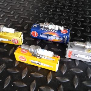 NGK Iridium IX รุ่น CR7HIX (7544)/1หัว หัวเทียน Honda C900/C700/C100/CRF 100 F Yamaha Fino115/Mio 115/Nouvo/Fresh Kawasaki D-Tracker125/150/KLX125/150/KLX140G/KLX150L/KLX140G Lambretta V125/V200 หัวเข็ม หัวเทียน