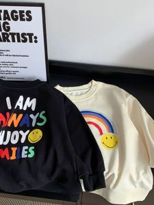 เสื้อยืดแขนยาวพิมพ์ลายสายรุ้งสไตล์ลําลองบางส่วนสําหรับฤดูใบไม้ผลิฤดูใบไม้ร่วงเสื้อผ้าเด็กไม่จํากัดเพศ