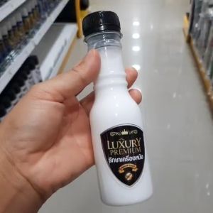 ผลิตภัณฑ์รักษาเครื่องหนัง ทำหน้าที่เป็นของเหลวเคลือบผิว หนังเงางาม ฟื้นฟูสภาพหนังให้กลับมาสวย เงา ลื่น ป้องกันฝุ่น ใช้ไดทั้งเครื่องหนังและคอนโชลหน้ารถ