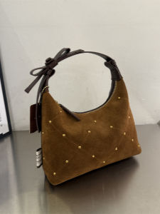 Sweet Butterfly Knot Womens Handbag Suede Bucket Bag Rivet Design Single Shoulder Crossbody High-End Feelings Ladies Purse