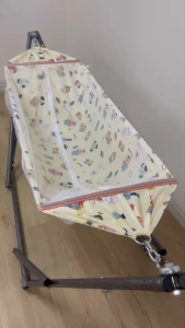 เปลเด็ก เปลมุ้ง ไซส์ M+ เลือกมอเตอร์ไกวอัตโนมัติ VINANOI A100  ผ้าเปลไมโครไฟเบอร์ ป้องกันไรฝุ่น ผ้าเนื้อนุ่ม ละเอียด โครงเปลเหล็กแข็งแรง ผ้ามุ้งสีขาวสะอาด กันยุงทั้งบนล่าง เปลพับได้ ปรับระดับได้ ใช้งานง่าย ไม่ต้องประกอบ