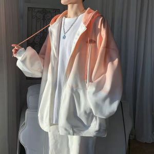 เสื้อสเวตเตอร์ คาร์ดิแกนมีซิปผู้ชายสไตล์เกาหลี เสื้อแจ็คเก็ตช่วงแรกฤดูใบไม้ร่วงทรงหลวม ชุดคู่รัก นักเรียน เข้าได้กับทุกการแต่งกาย เสื้อมีซ