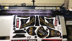 decal sticker full body klx warna hitam list gold