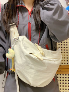 กระเป๋าสะพายข้างผู้หญิง 2025 กระเป๋าสี่เหลี่ยมขนมเปียกปูนน้ำหนักเบา สไตล์ลำลอง ทนทาน ขนาดเล็ก สำหรับเด็กนักเรียน ผู้ที่ชอบการเดินทางและกีฬา