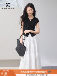 Áo Thun Tay Ngắn Màu Đen Cho Nữ Mùa Hè 2025 Áo Thun Tay Lửng Lenzing Tay Ngắn Cổ Chữ V Dáng Ôm Vừa Vặn Thời Trang Thường Ngày