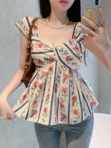 GUZILIAN | Sweet Floral Print Crop Top Womens Summer Fashionable Sleeveless Vest French Style Outerwear Tank Top Square Collar Design