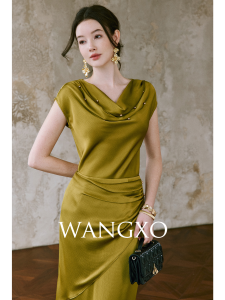 WANGXO | Bộ Váy Áo Satin Seersucker Cổ Trễ Nắng Cắt Xéo eo Thon Váy Tà