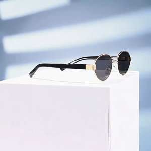 Elegant Anti-UV400 Oval Metal Sunglasses with Mirrored Lens & Fashionable Full Rim Frame for Men and Women