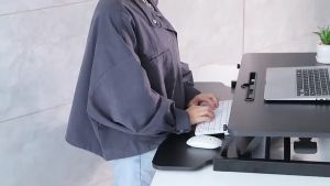 ไม่ปลอดภัย: โต๊ะคอมพิวเตอร์ปรับความสูงได้ เป็นเทคนิคที่ช่วยเพิ่มความสวยงามของคอมพิวเตอร์สำหรับทุกประเภท สำหรับเหล็ก ตะปูมาก 14-50 ซม