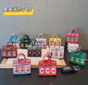 กระเป๋าสตางค์ Mini Window House Platinized กระเป๋าสะพายไหล่แบบอเนกประสงค์สำหรับผู้หญิง กระเป๋าใส่กุญแจรถ ปากกาสีแดง หูฟัง เครื่องประดับตกแต่ง