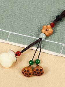 Creative Automobile Keychain Year Year Fish High End Peach Wood Lotus Pod Ornament for Safety And Fortune Wind Pendants