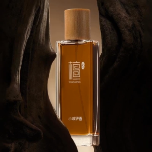 【ส่วนลด】Xiaocheng Yixiang น้ําหอมไม้จันทน์ใหม่กลิ่นหอมติดทนนานกลิ่นหอมไม้ผู้ชายผู้หญิงน้ําหอมสากล