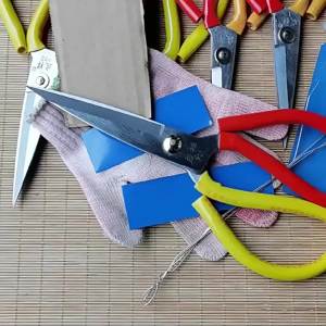 Kéo lưỡi thép cán bọc nhựa 2 màu thông dụng kiếm phongKéo cắt đa năng tay da vàng đỏ loại to đẹp kéo vàng đỏ - LAZYL