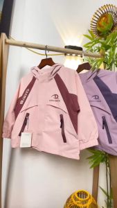 Áo khoác gió cho bé gái 2 lớp 5-12 tuổi chữ COMHEN hàng Quảng Châu dáng thời trang