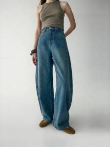 INSIS FEMME | Eco-friendly Dyed Wide Waistband Curved Leisure Jeans
