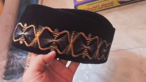 PECI HITAM PILAR MAS MOTIF BATIK (MODEL SUSUN) HIGH QUALITY NOMER 6 - KOPIAH HITAM - SONGKOK NASIONAL - MODEL SUSUN - MODEL SUSUN