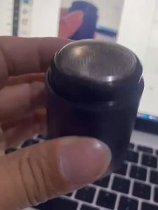 (แพคคู่) เครื่องโกนหนวดไฟ ใบมีดคม โกนหนวดได้เรียบเนียนสะอาด Douyin มอเตอร์เสียงนุ่ม สำหรับผู้ชายที่ขายดีที่สุด