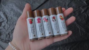 Balsem Bibir Rasa Buah Murni & Lip Gloss Natural: Cara Menggunakan dan Manfaatnya