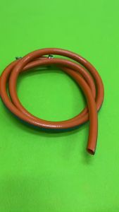 Dây bếp ga lõi thép chống chuột có dộ dài 1.5m và kềm theo 2 đai xiết