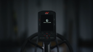 เครื่องตรวจจับโลหะ Minelab Manticore - เครื่องตรวจจับทองคำและโลหะพร้อมคอยล์กันน้ำ (11 นิ้ว)