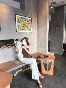 เสื้อกล้ามแขนกุดเซ็กซี่สำหรับผู้หญิงในช่วงฤดูร้อนปี 2024 เสื้อกล้ามแขนกุดแบบมีโครงสร้างสำหรับใส่กลางแจ้ง ทรงเข้ารูป สไตล์สตรีทแฟชั่น