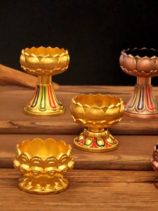 Chân nến thờ cúng hoa sen bằng đồng – Phụ kiện bàn thờ phong thủy linh thiêng