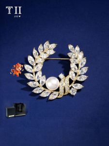 TH | Natural Pearl Pin