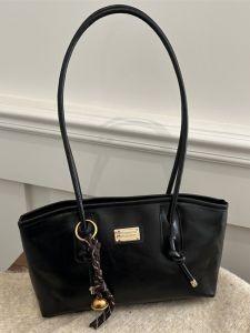 French Vintage Underarm Bag Womens 2024 New Winter Fashion Niche Single Shoulder Bag Versatile Large Capacity Commuter Bag