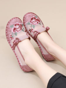 Elegant Embroidered Ethnic Style Womens Slip-On Shoes Breathable Mesh Hanfu Footwear Low Heel Flat Bottom for Daily Wear