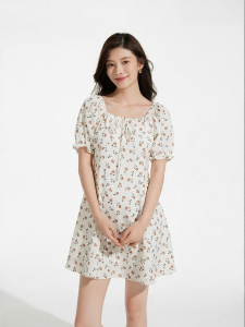 Hotwind | New Summer Floral Dress with Square Neck and Puff Sleeves