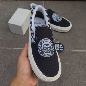 OBRAL SEPATU VANSEEE SLIP ON CRAZY WORLD BLACK WHITE IMPORT QUALITY 36-43 SEPATU SELOP HITAM KANVAS SABLON 100%