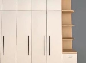 Chốt nam châm mini 90 độ dùng cho cánh cửa tủ ngăn kéo bàn có băng dính 2 mặt và vít kèm theo