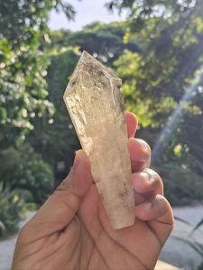 ☘️ เลม่อนควอตซ์ ทรงคฑา ( Lemon Quartz ) 🌿 เเท่งควอตซ์สีเหลืองอ่อน เนื้อใส วางประดับบ้านสวยๆ / 183g.