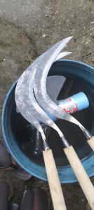 arit atau sabit husus ngarit dan memotong padi tanpa diasah tajam trusbahan baja roda gila dijamin kualitasnya dan sangat cocok untuk para petani padi masalah kualitas tidak bisa diragukan lagi karena bahan termasuk dari jenis baja berkualitas tinggi