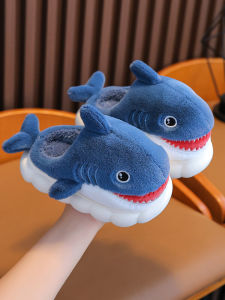 รองเท้าแตะผ้าฝ้ายลายฉลามสำหรับเด็ก ฤดูหนาว รองเท้าบู๊ตครอปสั้นหนังสัตว์ รองเท้าเด็ก รองเท้าบ้าน รองเท้าเด็กชาย รองเท้าผ้าฝ้ายสำหรับเด็ก