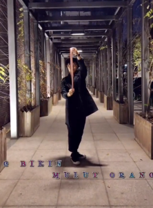 SAMUDRA BIRU-MULKI-COD - Tongkat Sulap Appearing Metal Cane Magic Trick 120cm Pertunjukan Trik Keren Permainan Mainan Anak Remaja Dewasa Keluarga Teman-Teman Games Play Magic Property Magical Alat Stik Sulap Properti Panggung s5906 - Silver