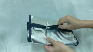 túi giữ nhiệt túi giữ lạnh cao cấp không thấm nước hình hộp màu bạc có dây đeo 26x15cm cao 20cm. TX99